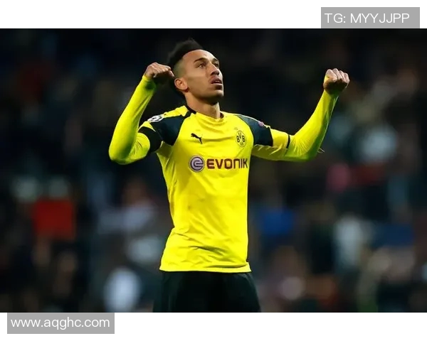 全球足球巨星历史排名盘点：传奇球员的辉煌岁月与永恒影响